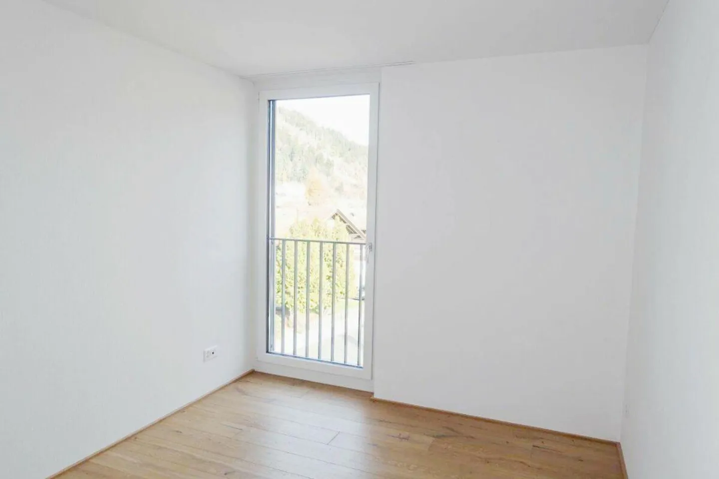 4.5-room apartment with large garden terrace and balcony in Ilanz - Photo 9 of 13