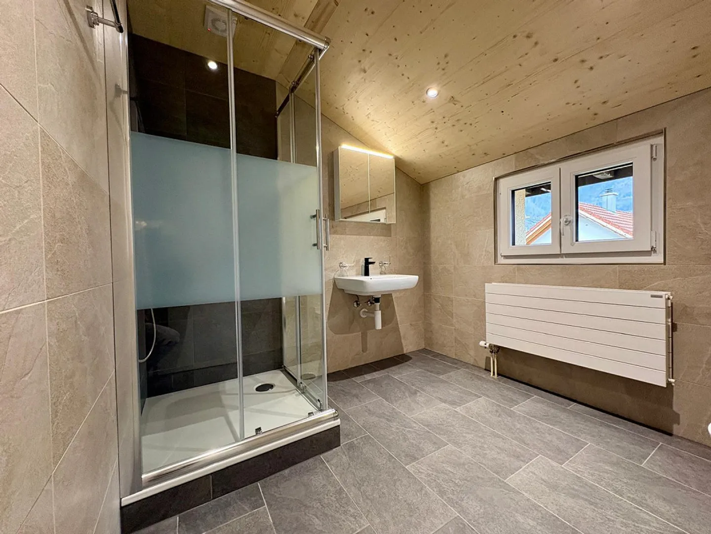 5.5 Room Maisonette Apartment with Single-Family Home Feeling - Photo 9 of 12