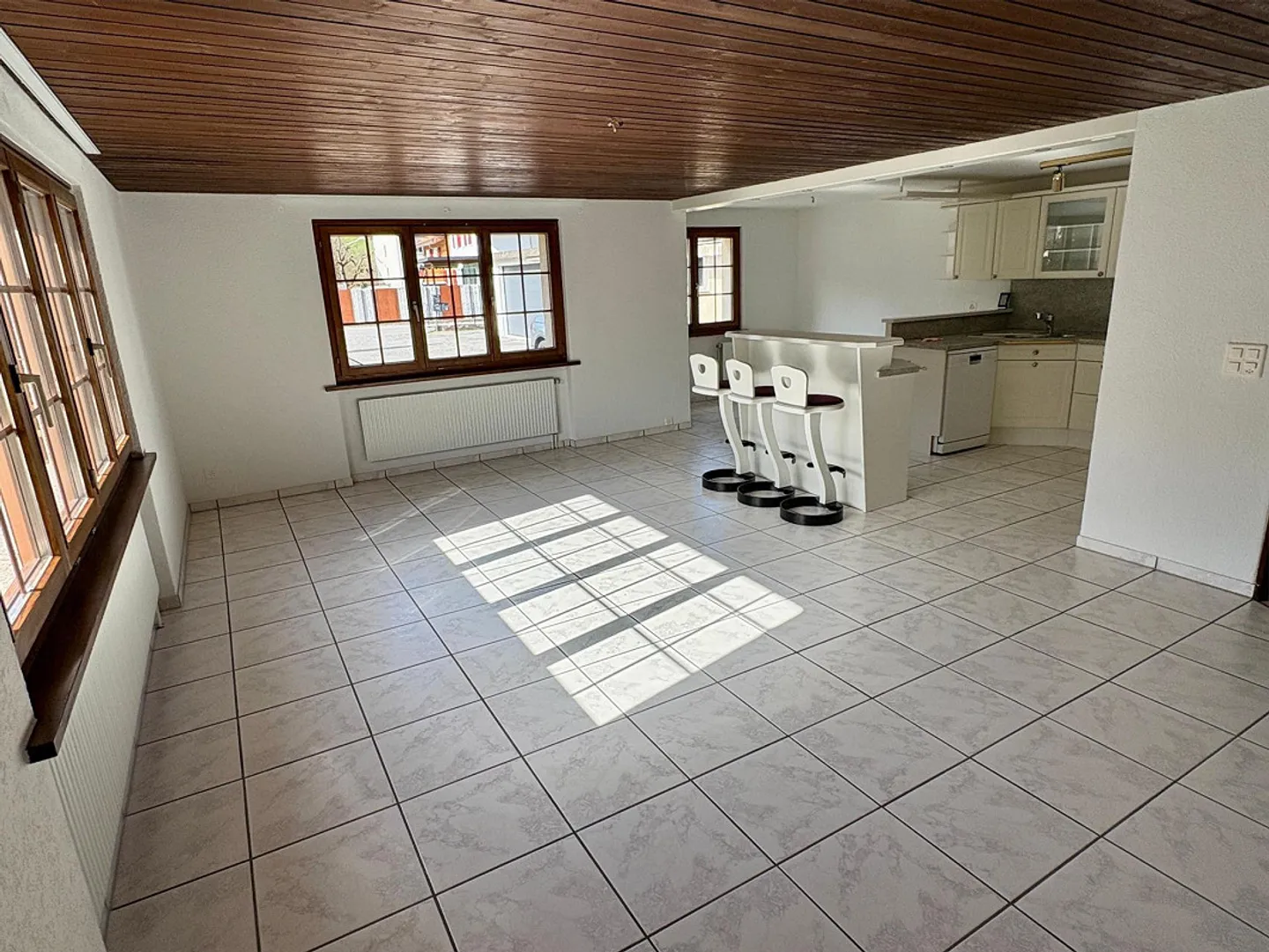 5.5 Room Maisonette Apartment with Single-Family Home Feeling - Photo 4 of 12