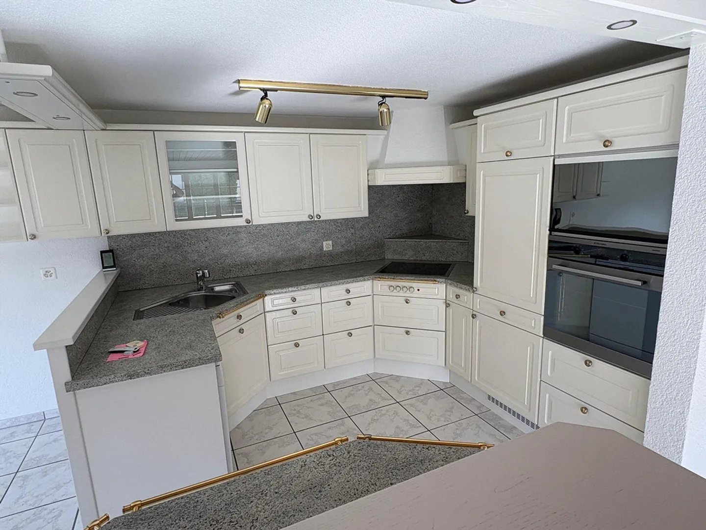 5.5 Room Maisonette Apartment with Single-Family Home Feeling - Photo 6 of 12