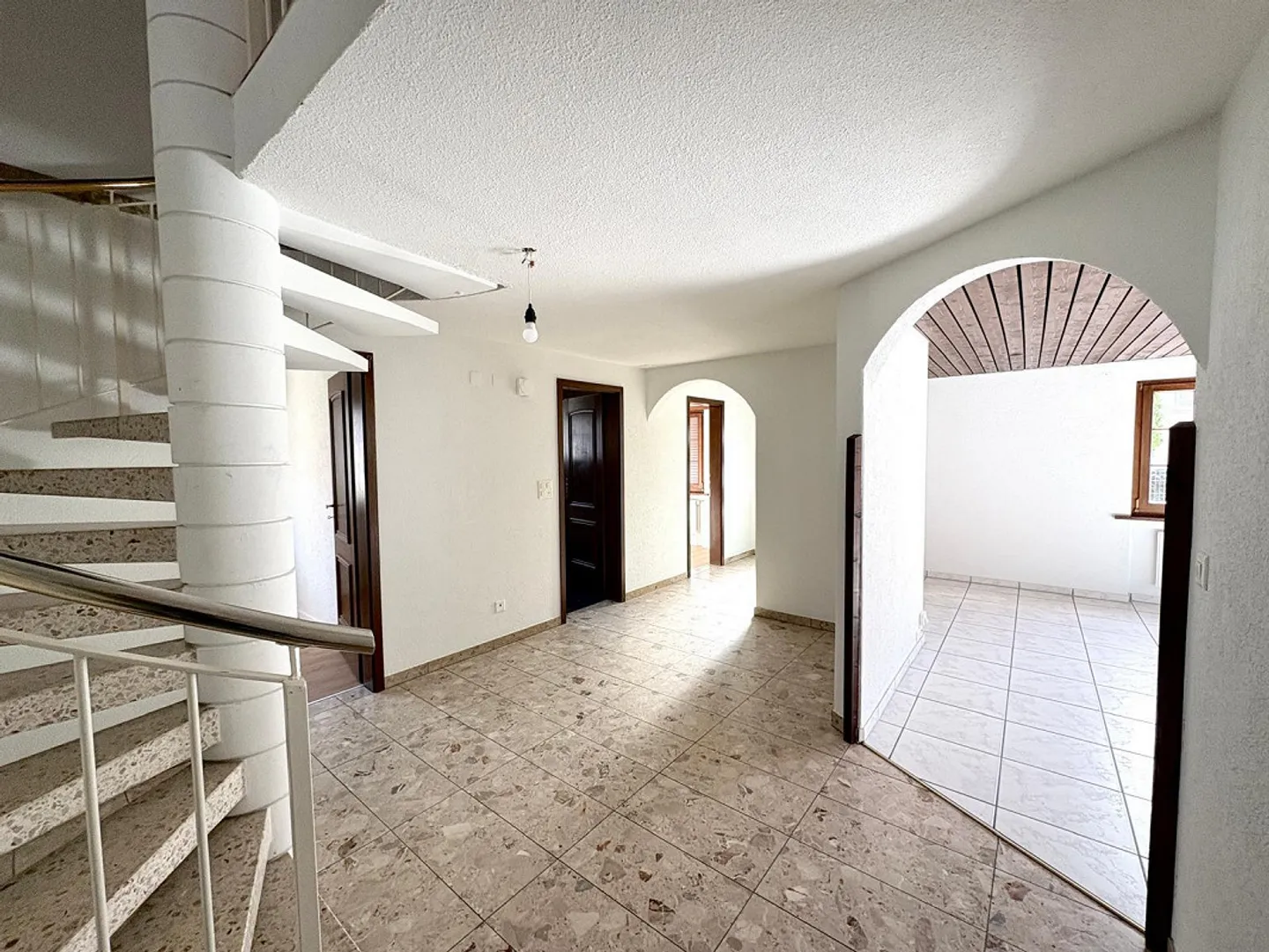 5.5 Room Maisonette Apartment with Single-Family Home Feeling - Photo 7 of 12