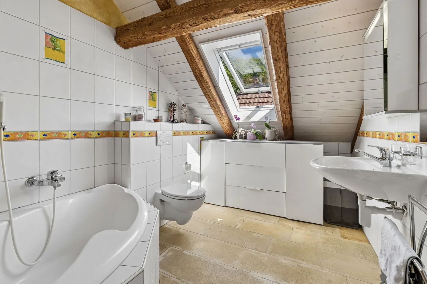 Appartement en duplex confortable de 4,5 pièces avec beaucoup de charme - Photo 11 sur 13