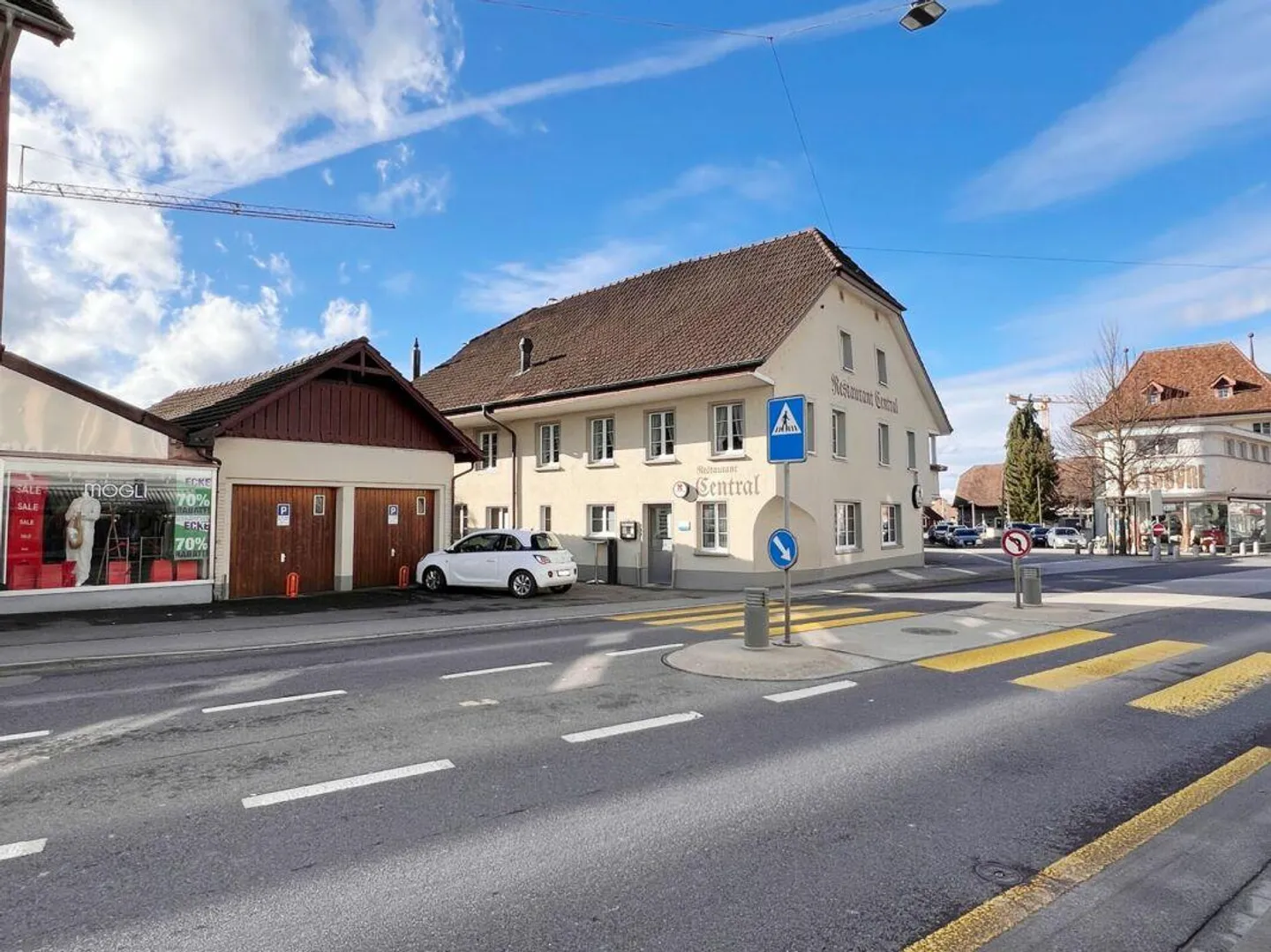 Restaurant Central avec Appartement et Garage - Photo 1 sur 30