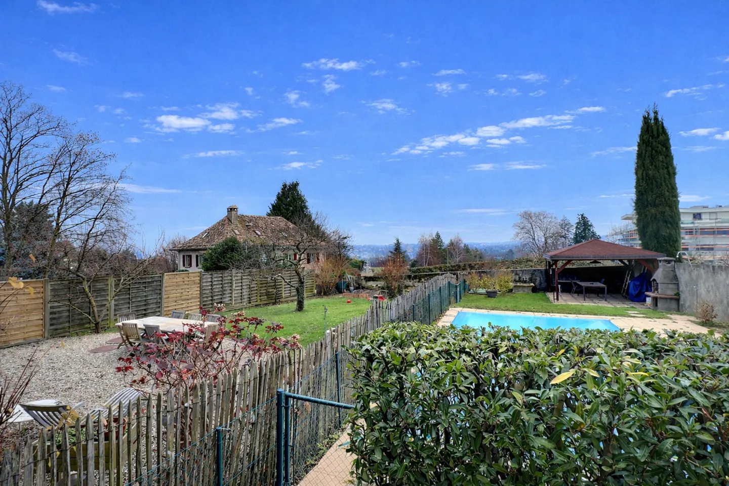 Superb apartment in occupied life annuity without rent with swimming pool and lake view - Photo 1 of 19