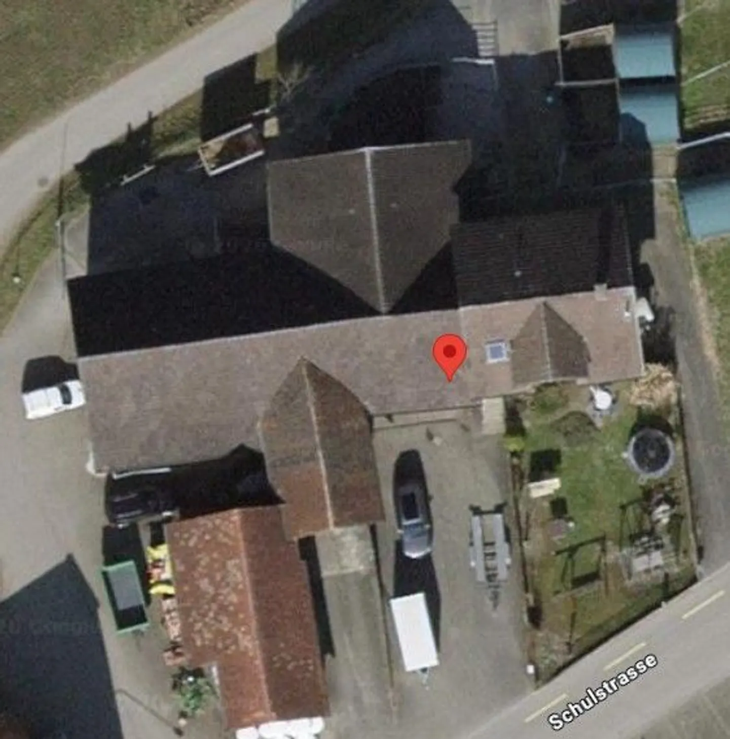 Propriété résidentielle avec terrain - Photo 2 sur 13