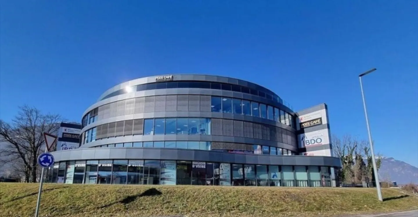 Edificio ad uso misto in affitto - Foto 2 di 6