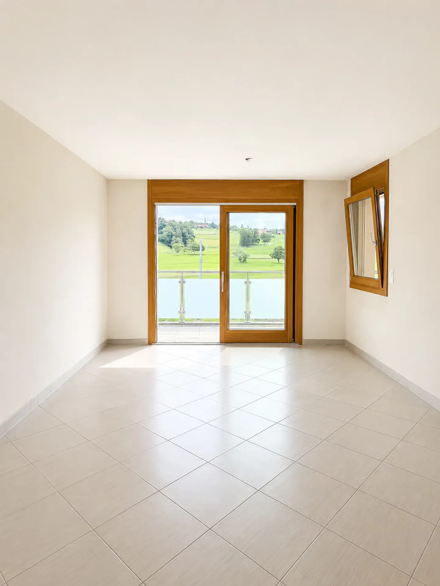 Romont - Modernes 2,5-Zimmer-Apartment mit großem Balkon von 15,7 m² und Tiefgaragenstellplatz - Foto 1 von 6