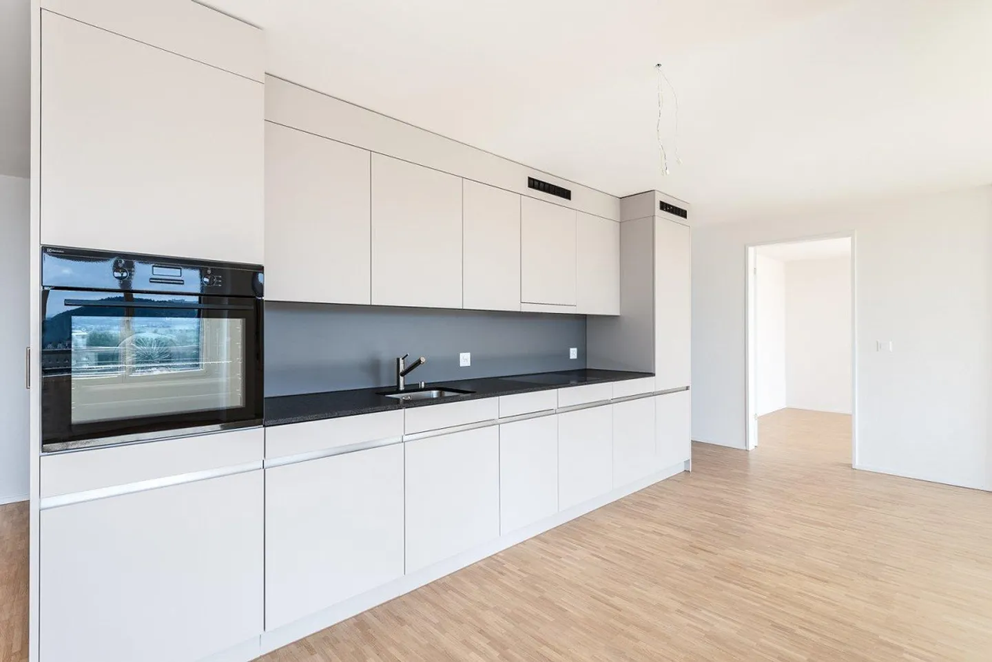 Moderno appartamento di 3,5 stanze con balcone e vista sulle montagne a Zollikofen - Foto 4 di 7