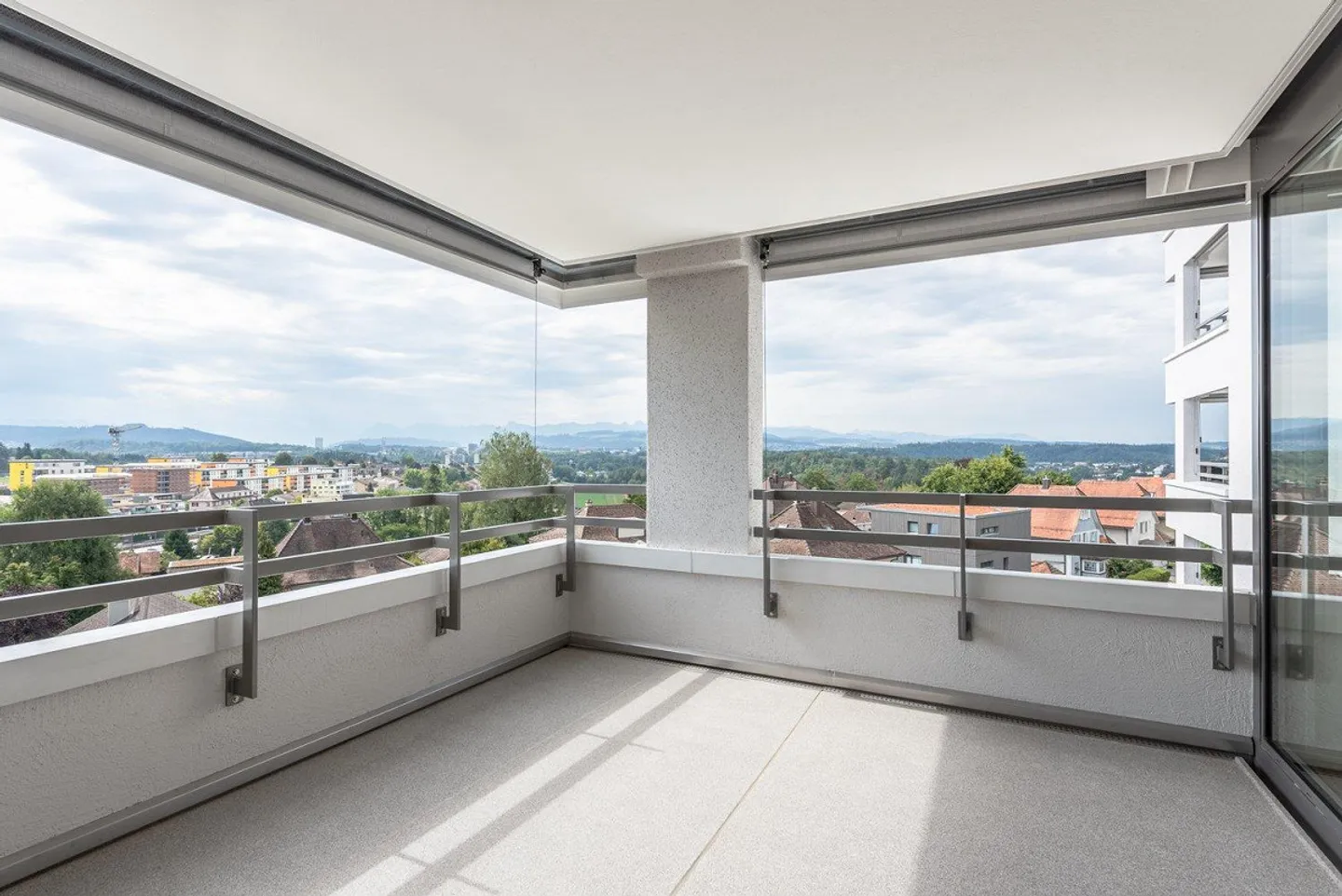 Moderno appartamento di 3,5 stanze con balcone e vista sulle montagne a Zollikofen - Foto 5 di 7