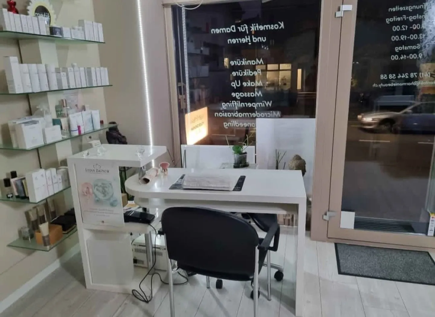 Manicure e pedicure perfette nel cuore di Zurigo - Foto 4 di 7