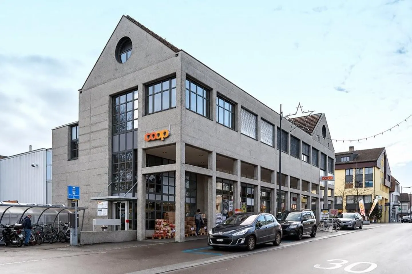Is this your new commercial space in the heart of Amriswil? - Photo 1 of 7