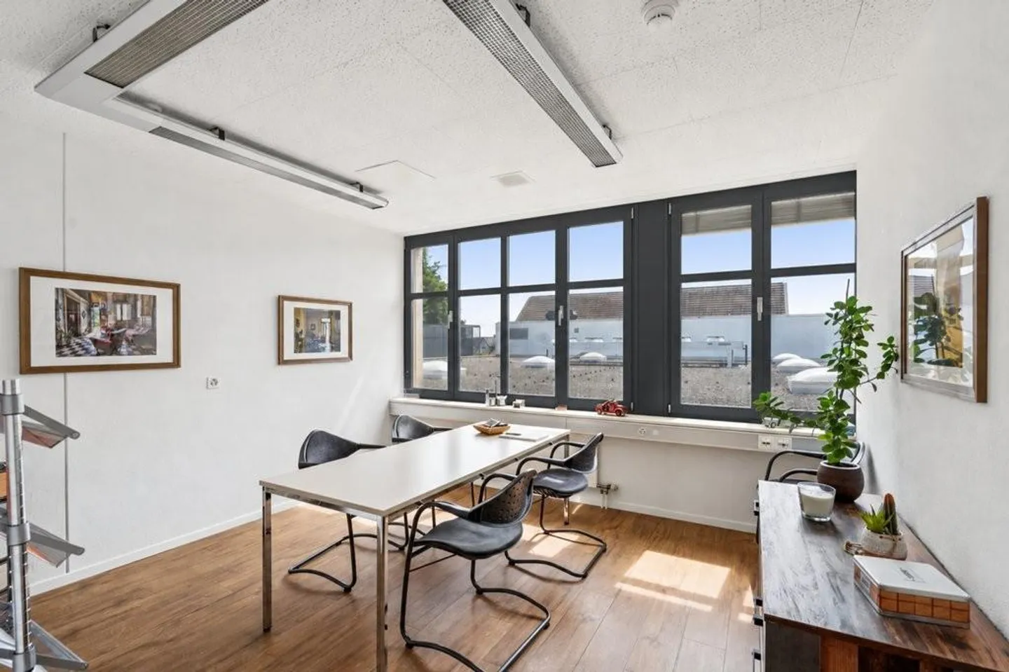 Is this your new commercial space in the heart of Amriswil? - Photo 2 of 7