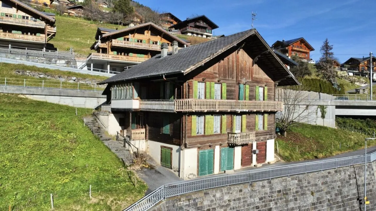 4-storey house / chalet in the center of Troistorrents - Photo 2 of 9