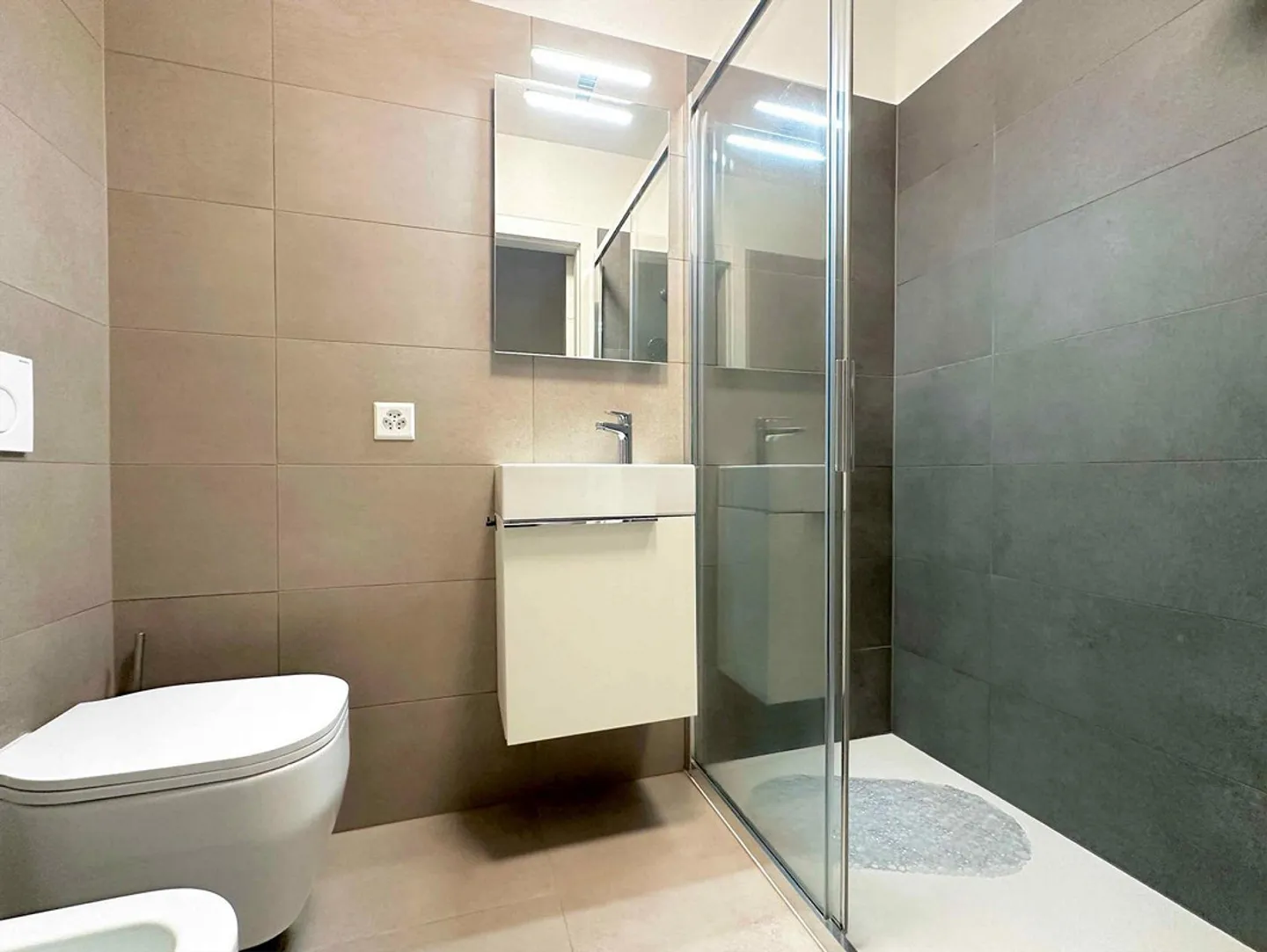 New 5.5 high standard rooms with large covered terrace - Photo 4 of 13
