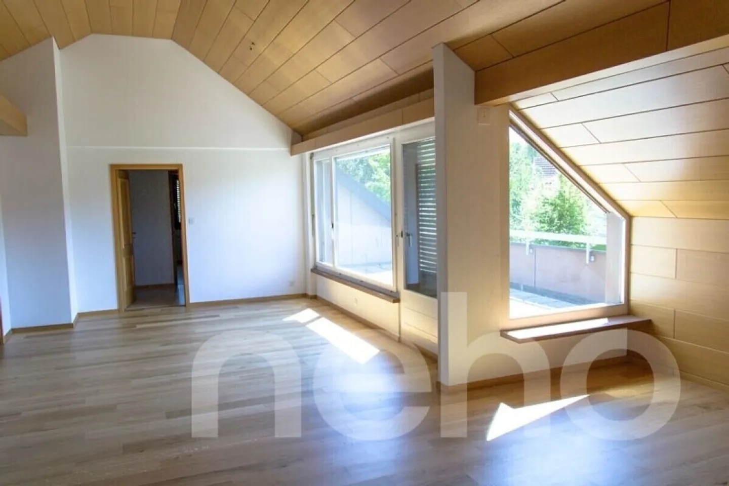 Confort de vie au-dessus des toits de Mörschwil - Appartement en attique de 3,5 pièces - Photo 3 sur 12