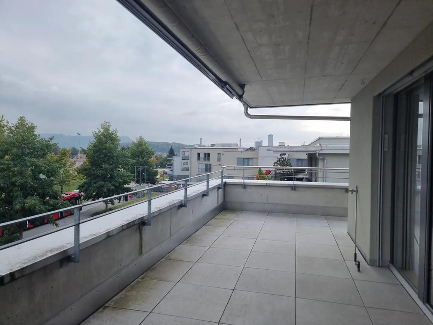 Modern penthouse apartment with direct public transport connection - Photo 8 of 8