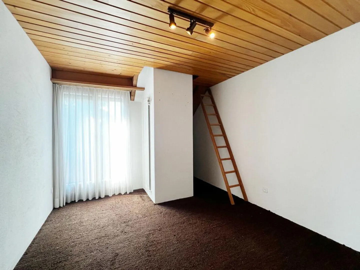 Single-family house with valuable building reserve - Photo 26 of 30