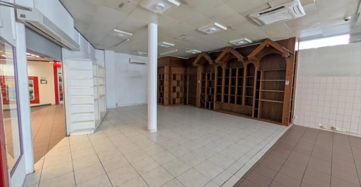 Mischgenutztes Gebäude mieten - Foto 2 von 5