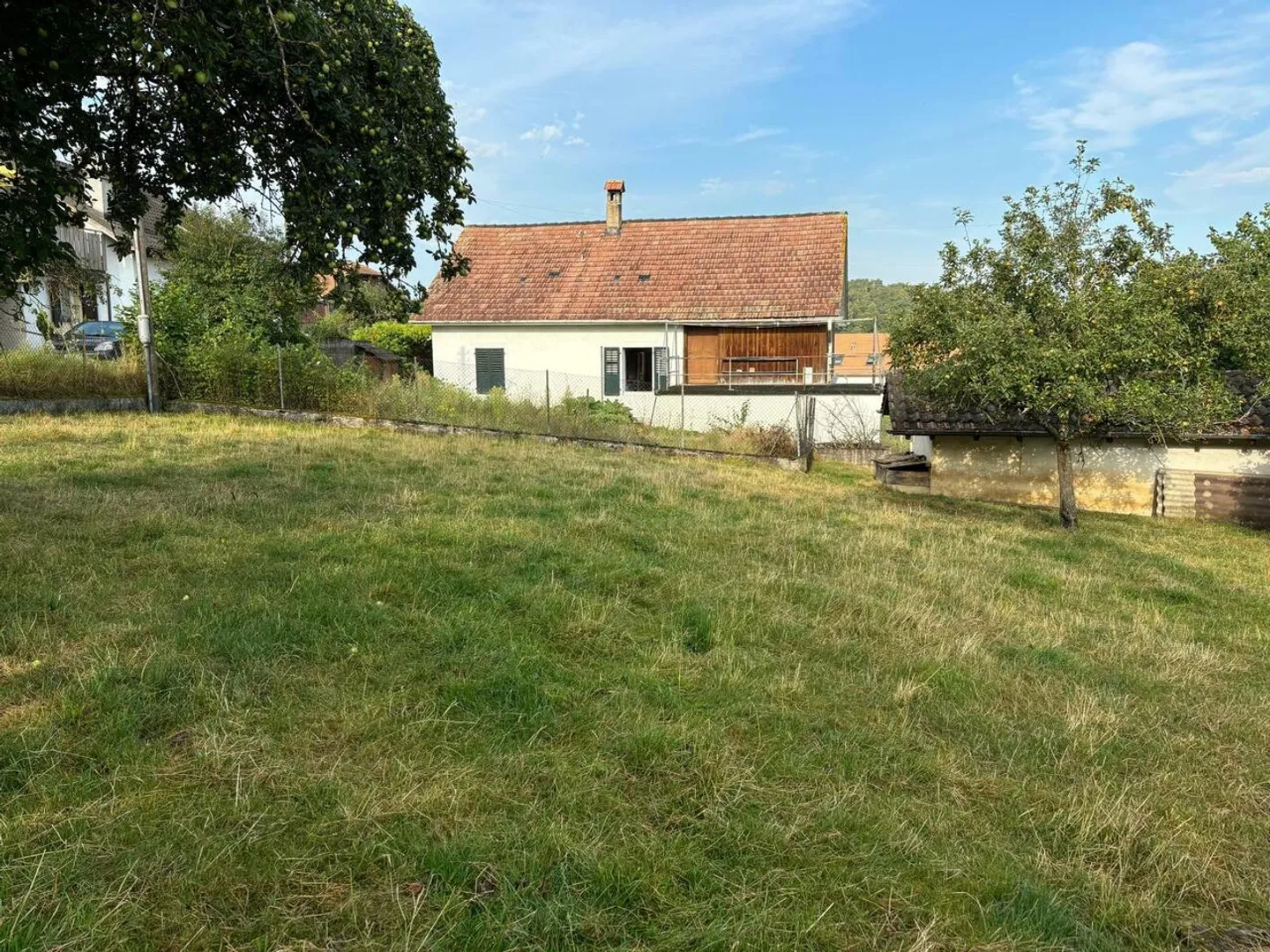 Maison à rénover charmante - Photo 3 sur 11