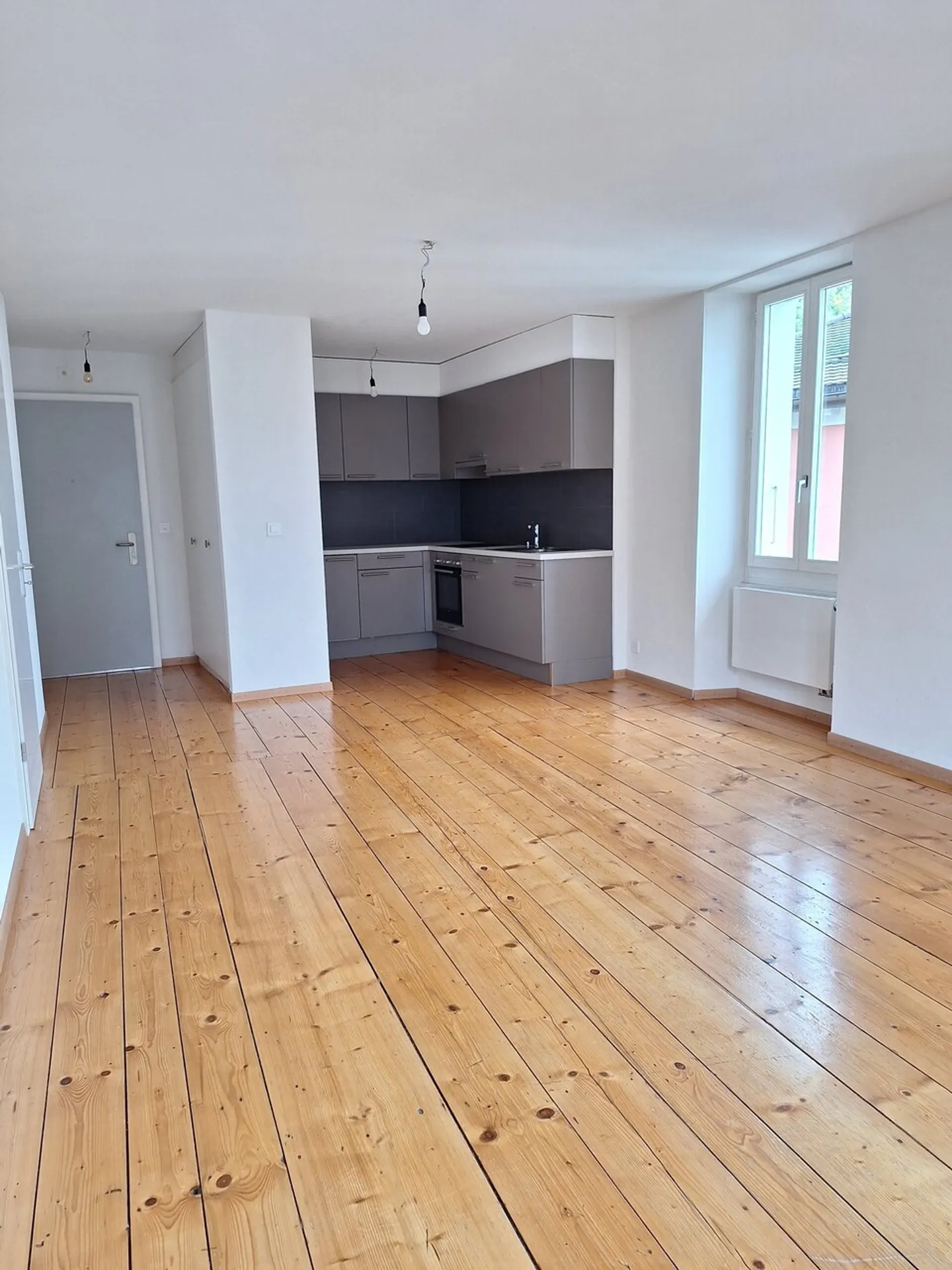 Bosquets 9 - Appartamento di 3.5 locali nel cuore di Vevey - CONTRATTO IN CORSO - Foto 2 di 11
