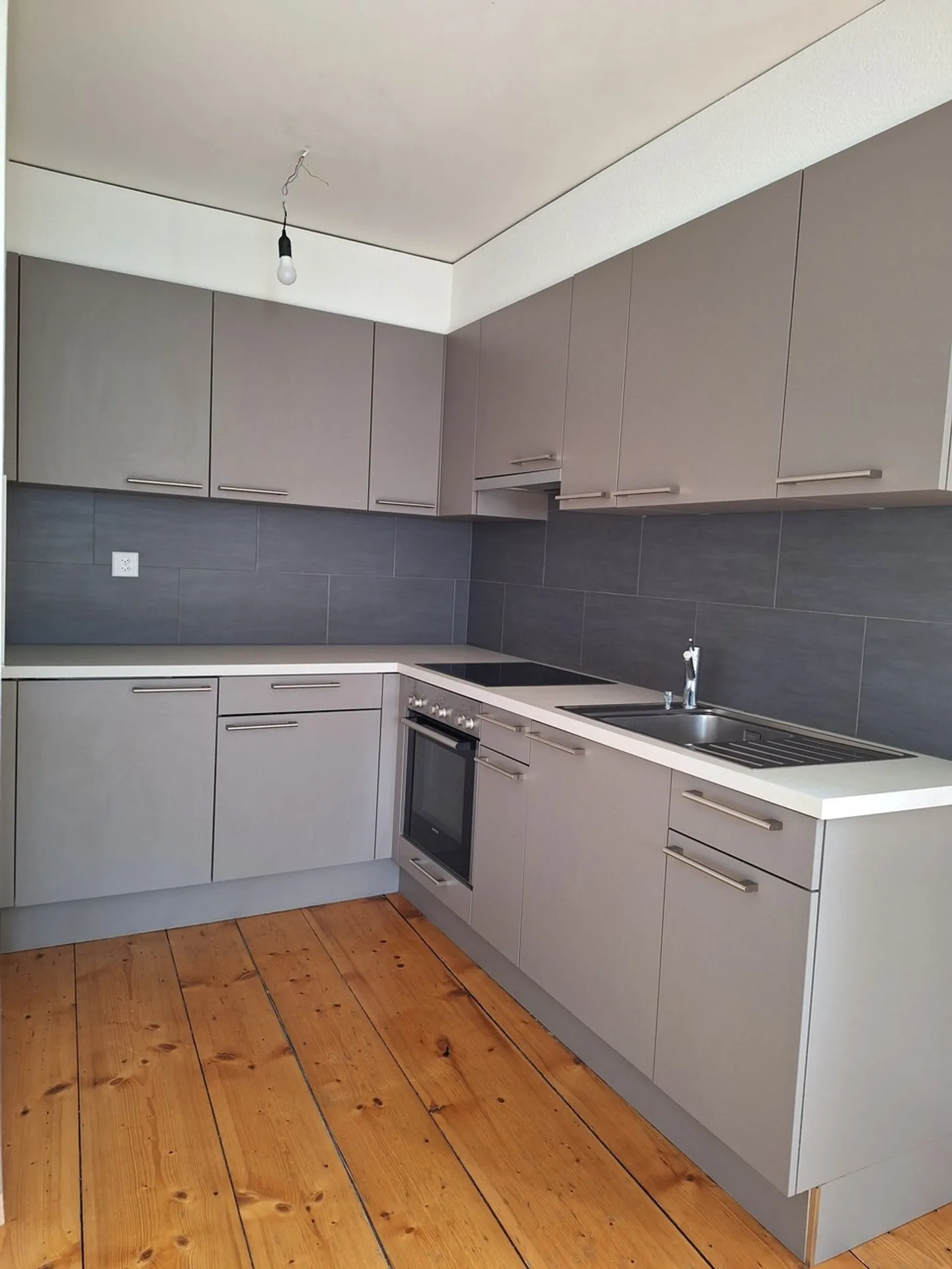 Bosquets 9 - Appartamento di 3.5 locali nel cuore di Vevey - CONTRATTO IN CORSO - Foto 4 di 11
