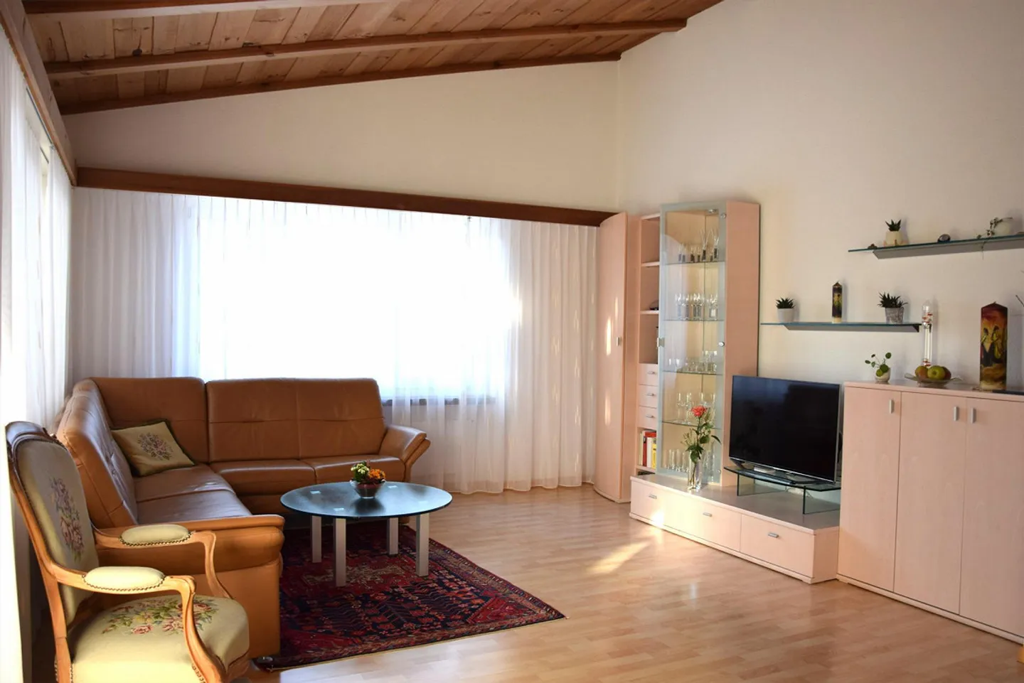 Casa unifamiliare ben tenuta e indipendente con giardino d'inverno - Foto 8 di 18