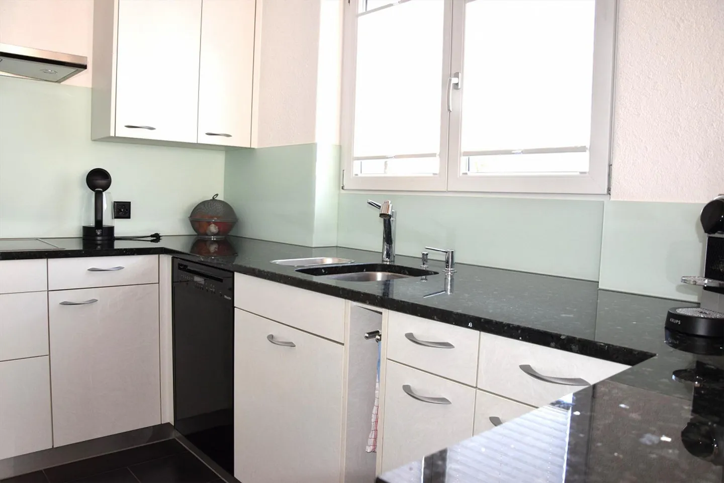 Casa unifamiliare ben tenuta e indipendente con giardino d'inverno - Foto 12 di 18