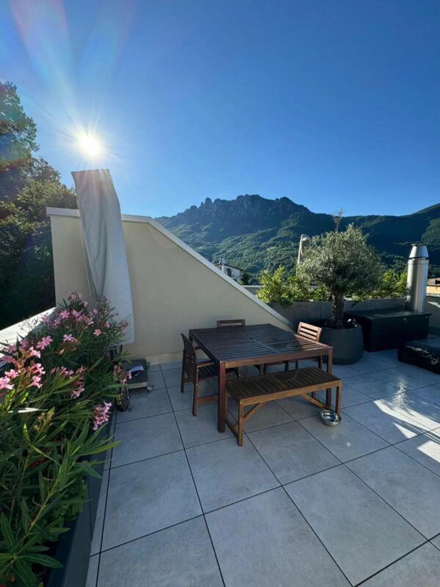 Stunning Reihenhaus mit Panoramaterrasse - Foto 6 von 7