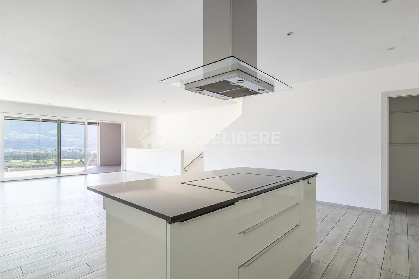 VILLA WITH SWIMMING POOL OF 5.5 ROOMS IN SEMENTINA - Photo 4 of 27