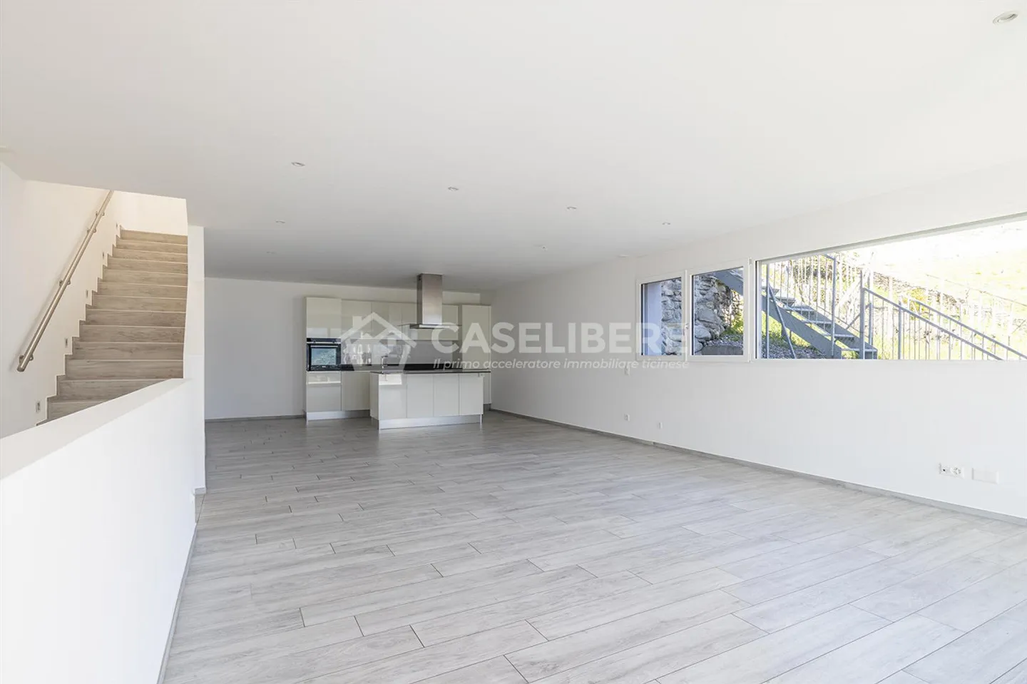 VILLA WITH SWIMMING POOL OF 5.5 ROOMS IN SEMENTINA - Photo 8 of 27
