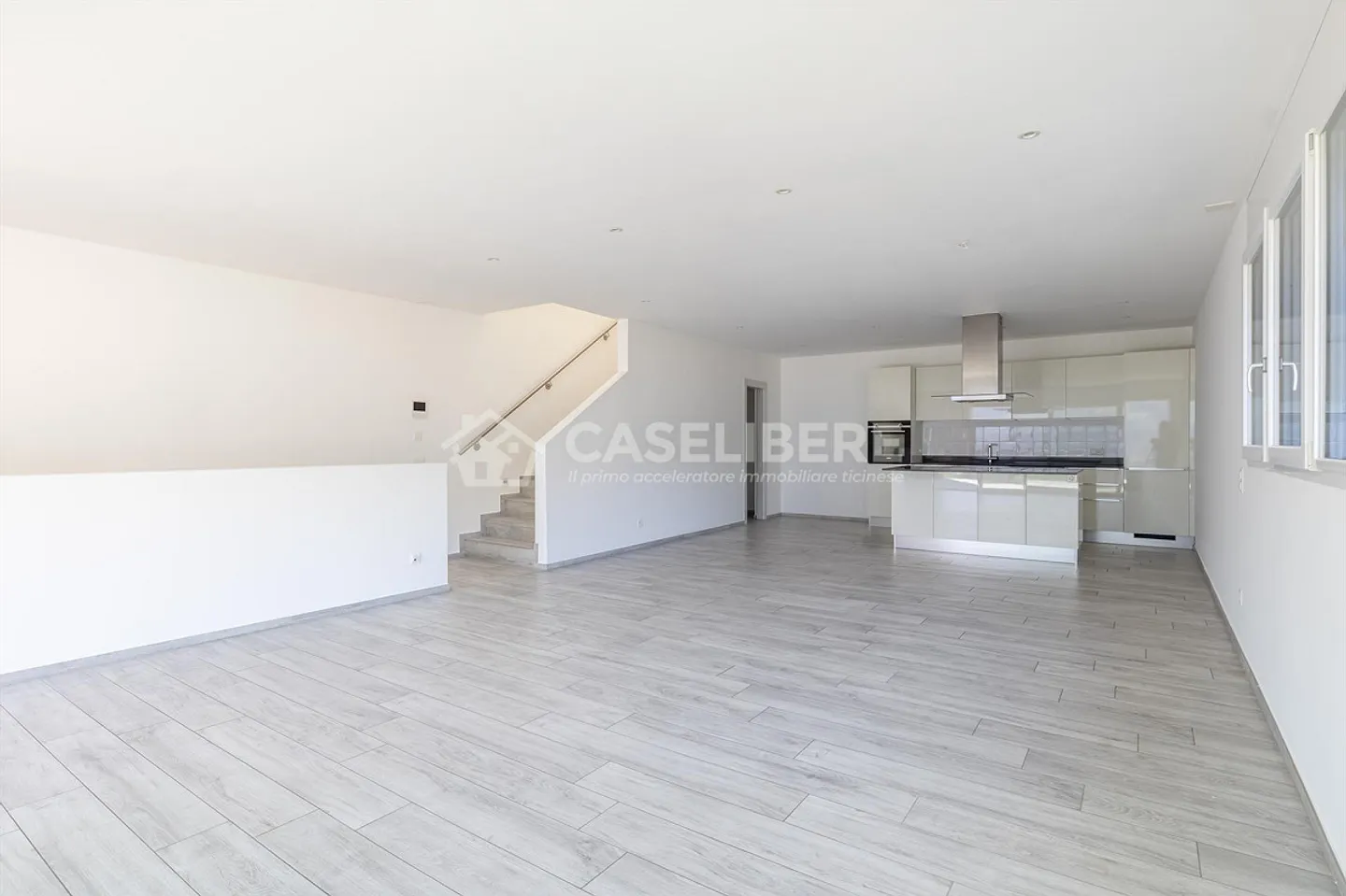 VILLA WITH SWIMMING POOL OF 5.5 ROOMS IN SEMENTINA - Photo 9 of 27