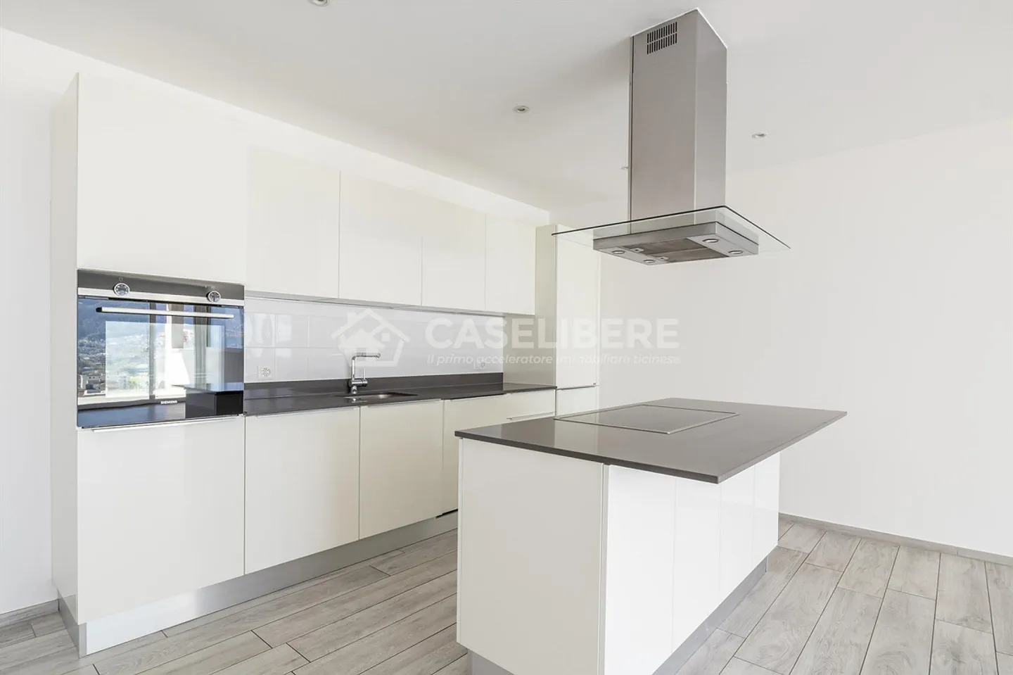 VILLA WITH SWIMMING POOL OF 5.5 ROOMS IN SEMENTINA - Photo 10 of 27