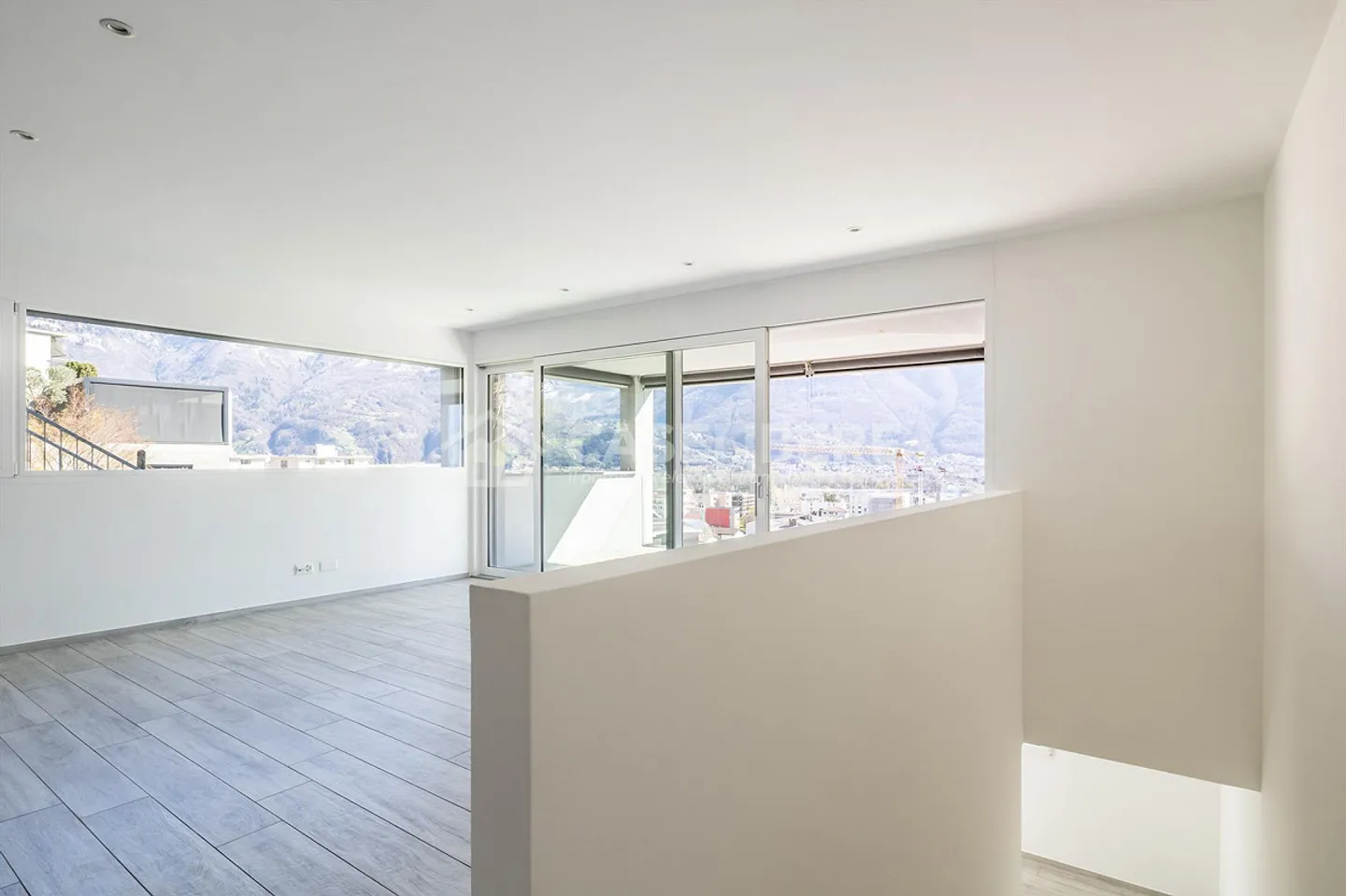 VILLA WITH SWIMMING POOL OF 5.5 ROOMS IN SEMENTINA - Photo 11 of 27