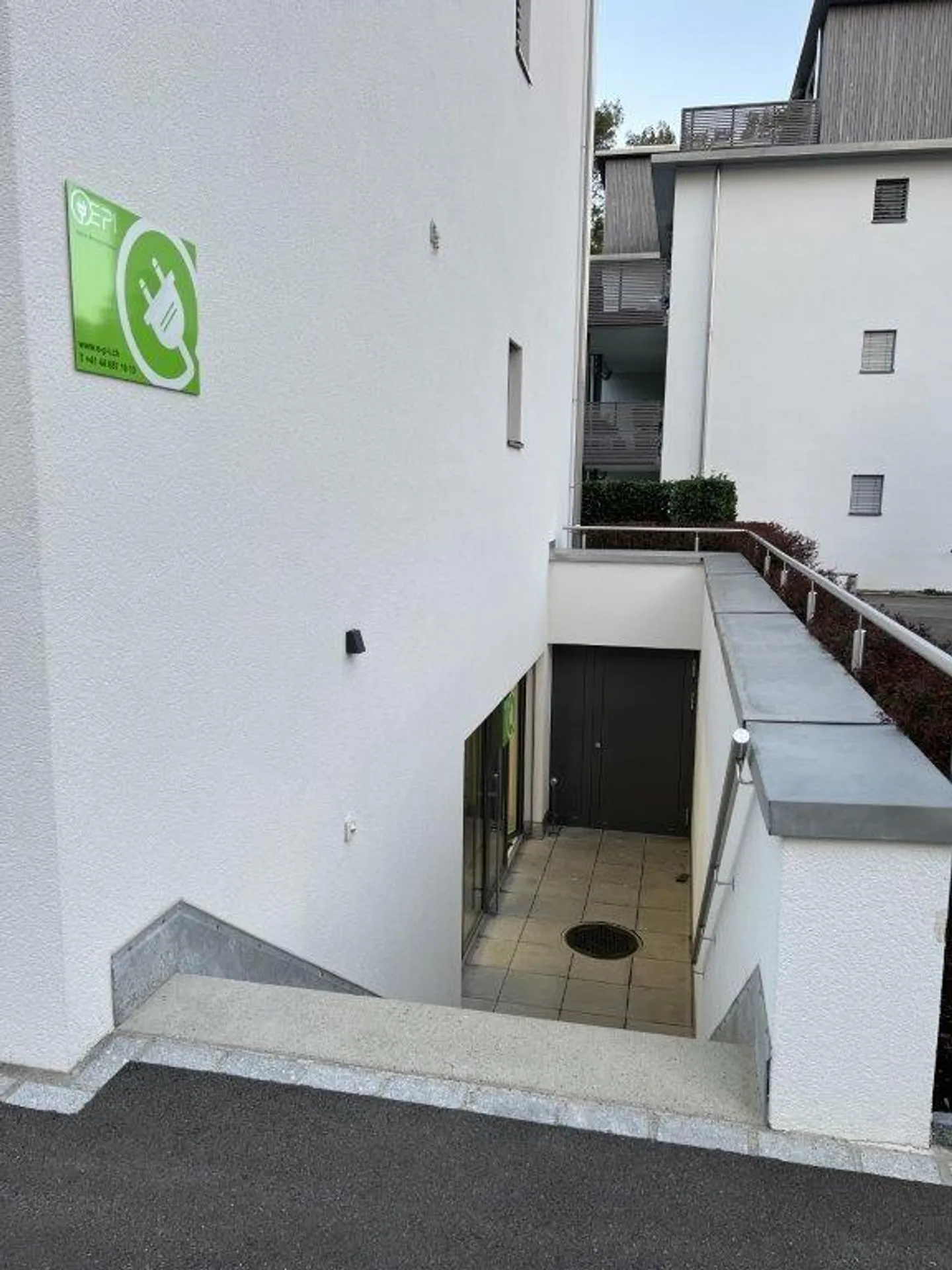 Vielseitig nutzbarer Gewerberaum - Foto 2 von 8