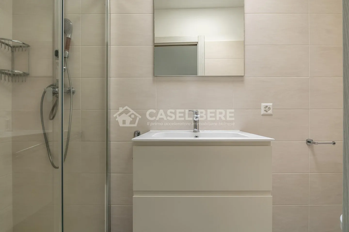VILLA WITH SWIMMING POOL OF 5.5 ROOMS IN SEMENTINA - Photo 19 of 27
