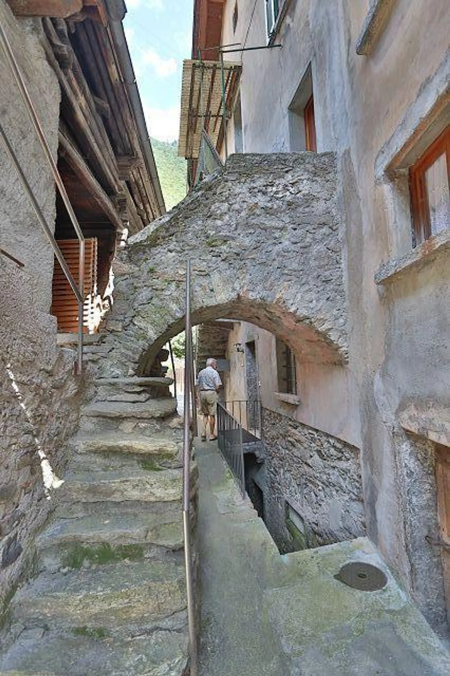 Charming Chalet in Malvaglia - Photo 9 of 10