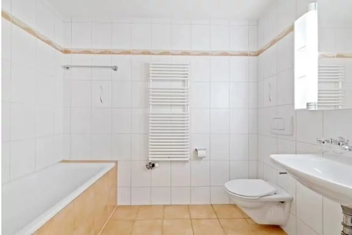 Große 4,5-Zimmer-Wohnung im Obergeschoss mit Balkon - Foto 7 von 10