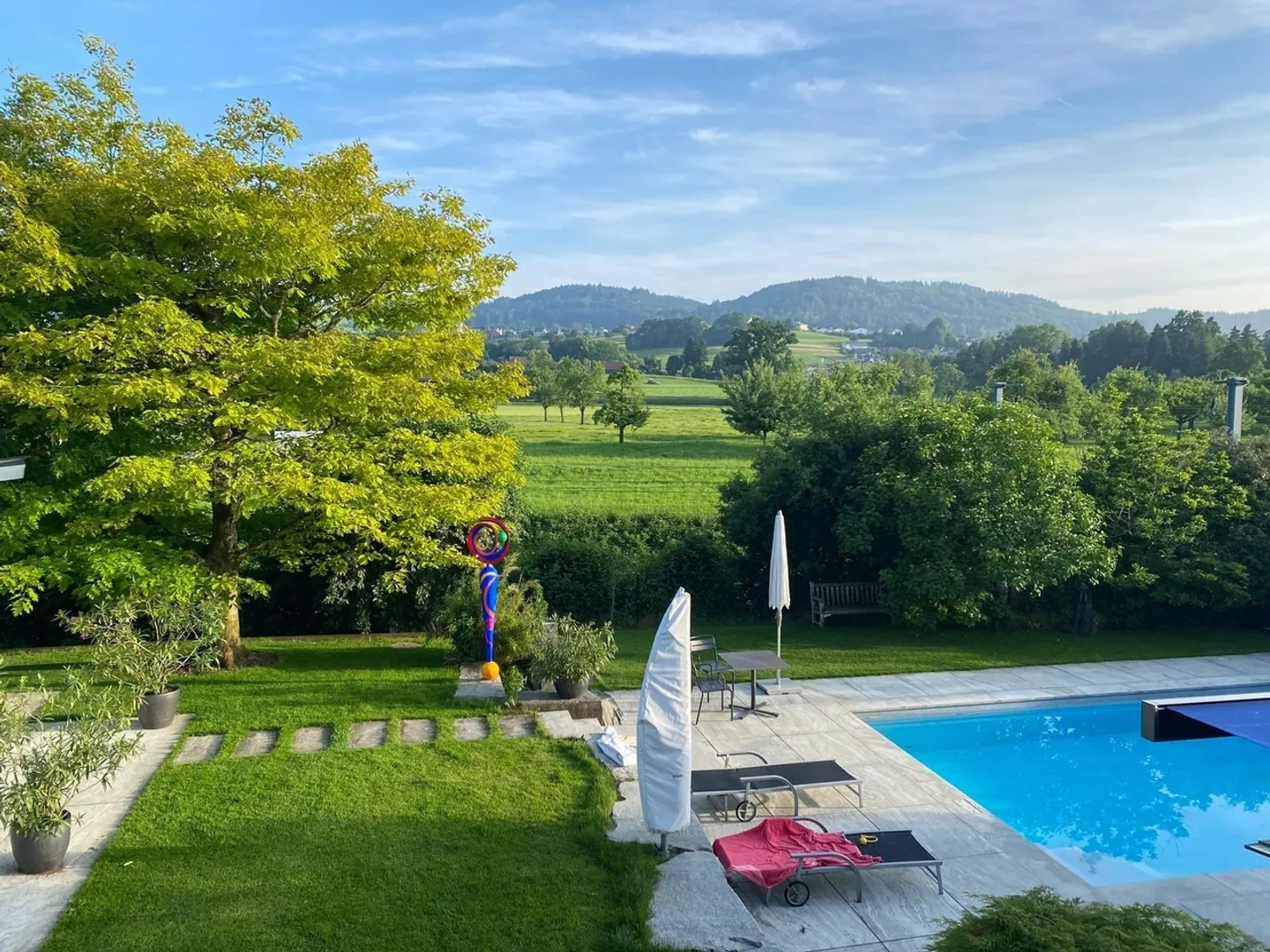 Exklusives Einfamilienhaus mit Pool - Foto 1 von 13