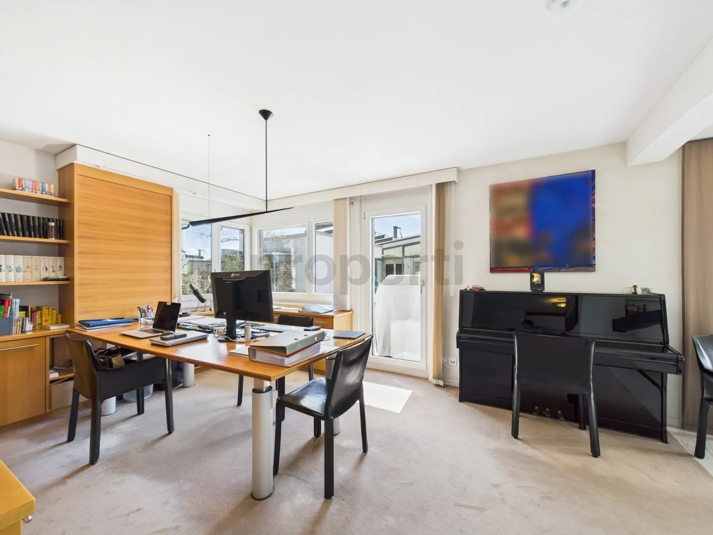 Exklusives Einfamilienhaus mit Pool - Foto 9 von 13