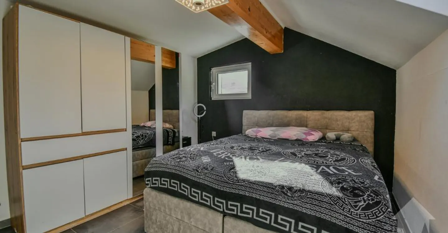 Casa familiare ristrutturata con appartamento - Foto 10 di 12