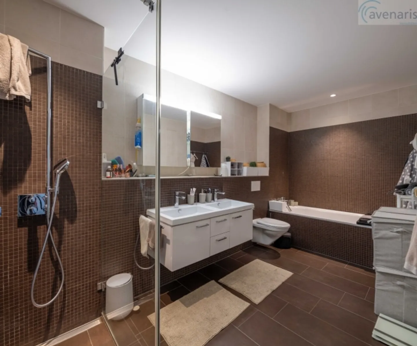 Exclusive 4.5-room apartment with high-quality furnishings - Photo 4 of 9