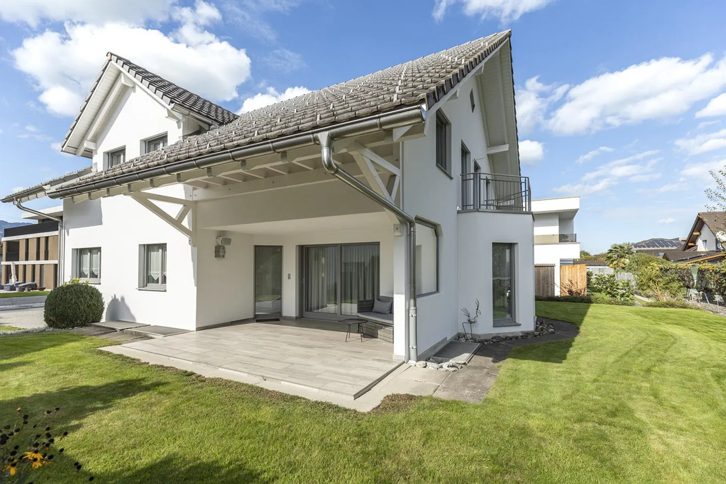 Grosszügiges Einfamilienhaus mit Garten - Foto 4 von 14