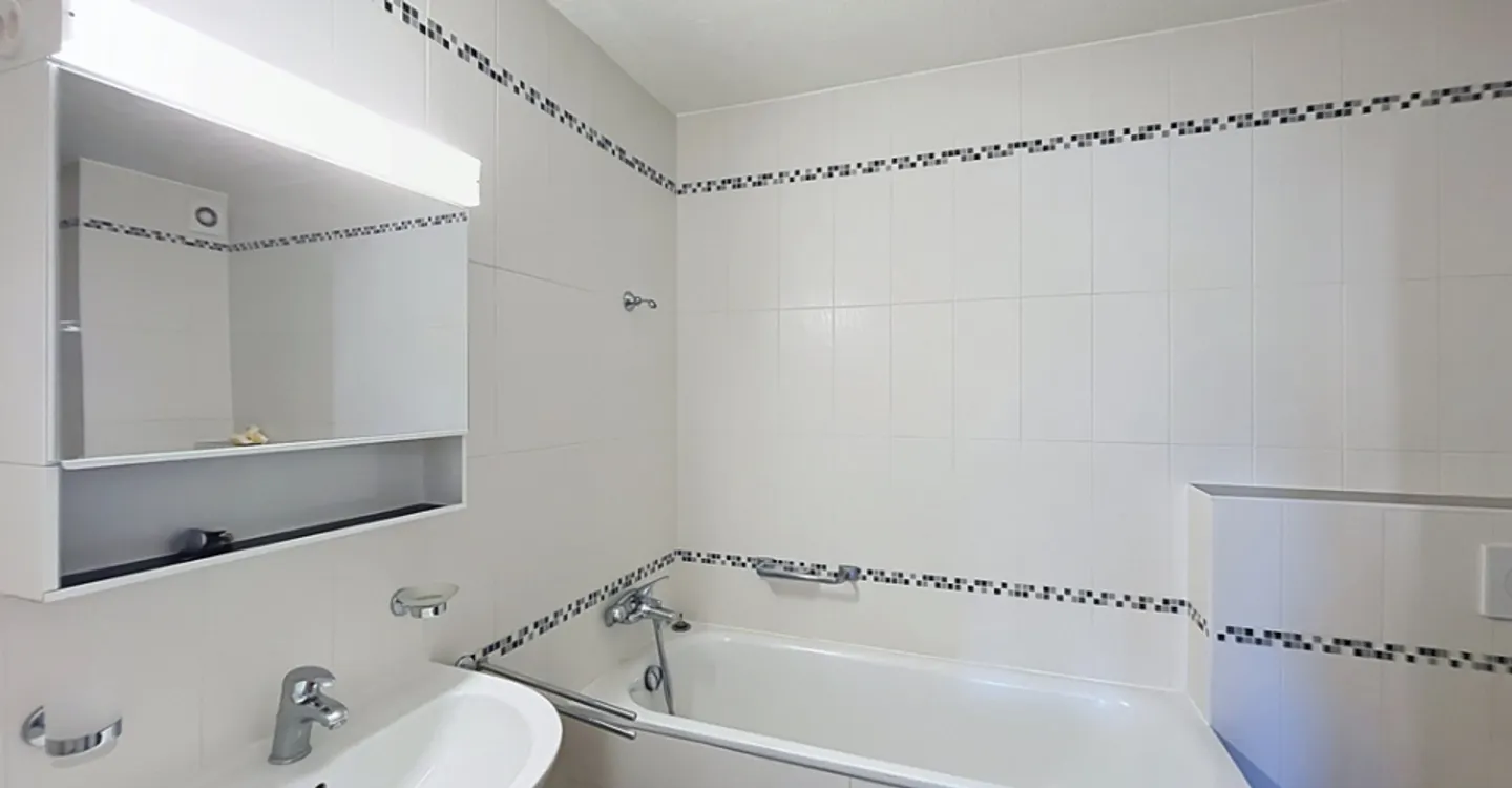 Schöne 4-Zimmer-Wohnung in Renovierung - Eaudine 4 - Foto 8 von 10