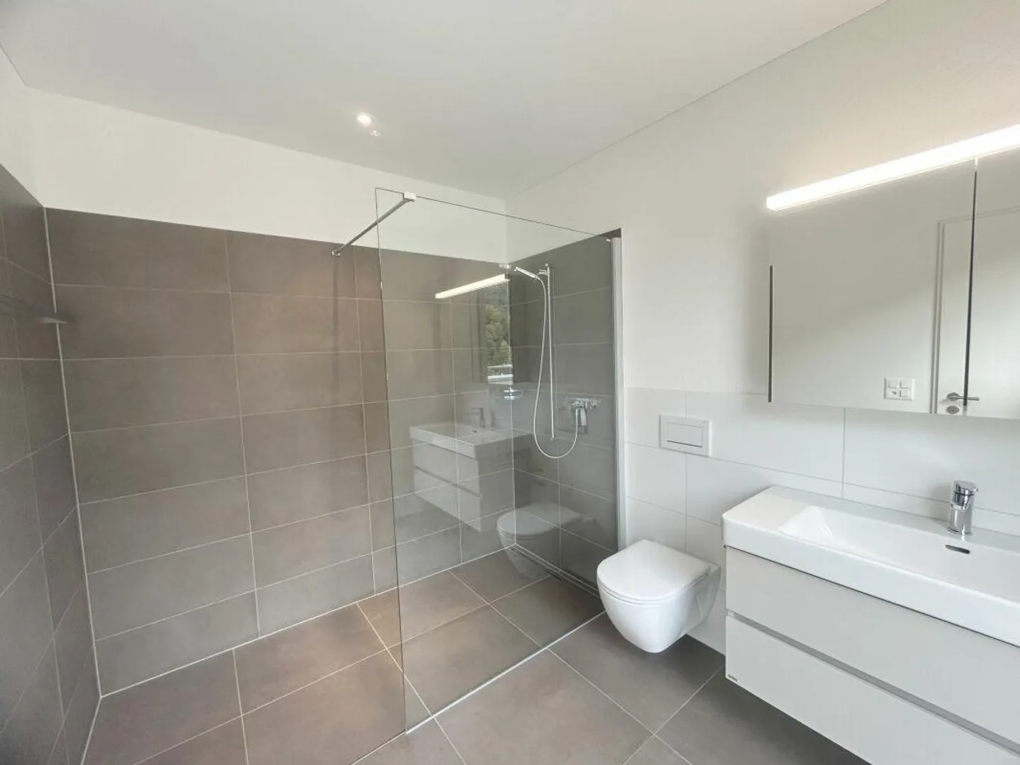 Moderno appartamento attico di 4,5 stanze con vista panoramica mozzafiato - Foto 5 di 12