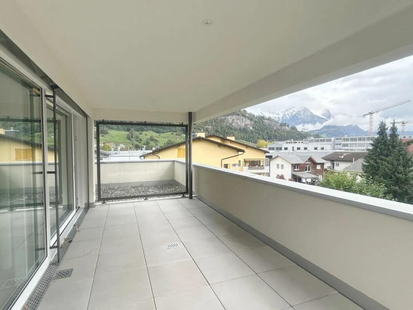 Moderno appartamento attico di 4,5 stanze con vista panoramica mozzafiato - Foto 10 di 12