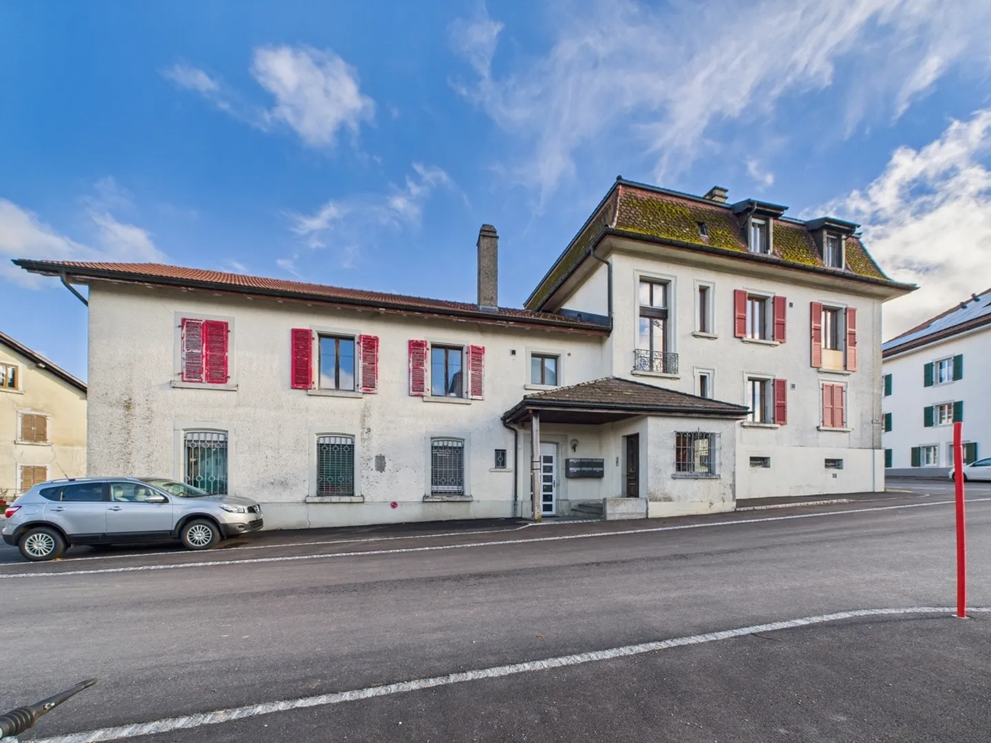 Charmantes Mehrfamilienhaus mit 13 Schlafzimmern in Saignelégier, im Kanton Jura - Foto 6 von 11