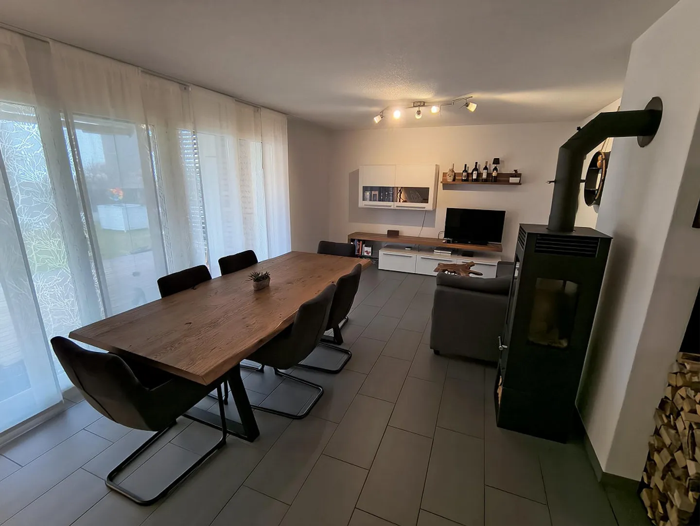 Appartement moderne de 3,5 pièces avec jardin à Auslikon - Photo 5 sur 16