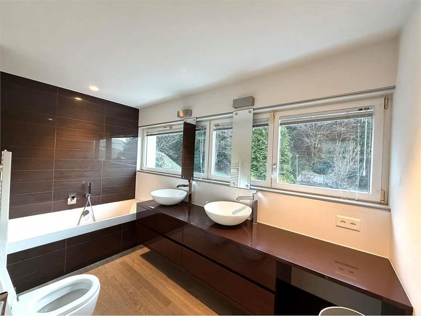 Elegant country house with private garden, recently built in Lugano - Photo 10 of 13