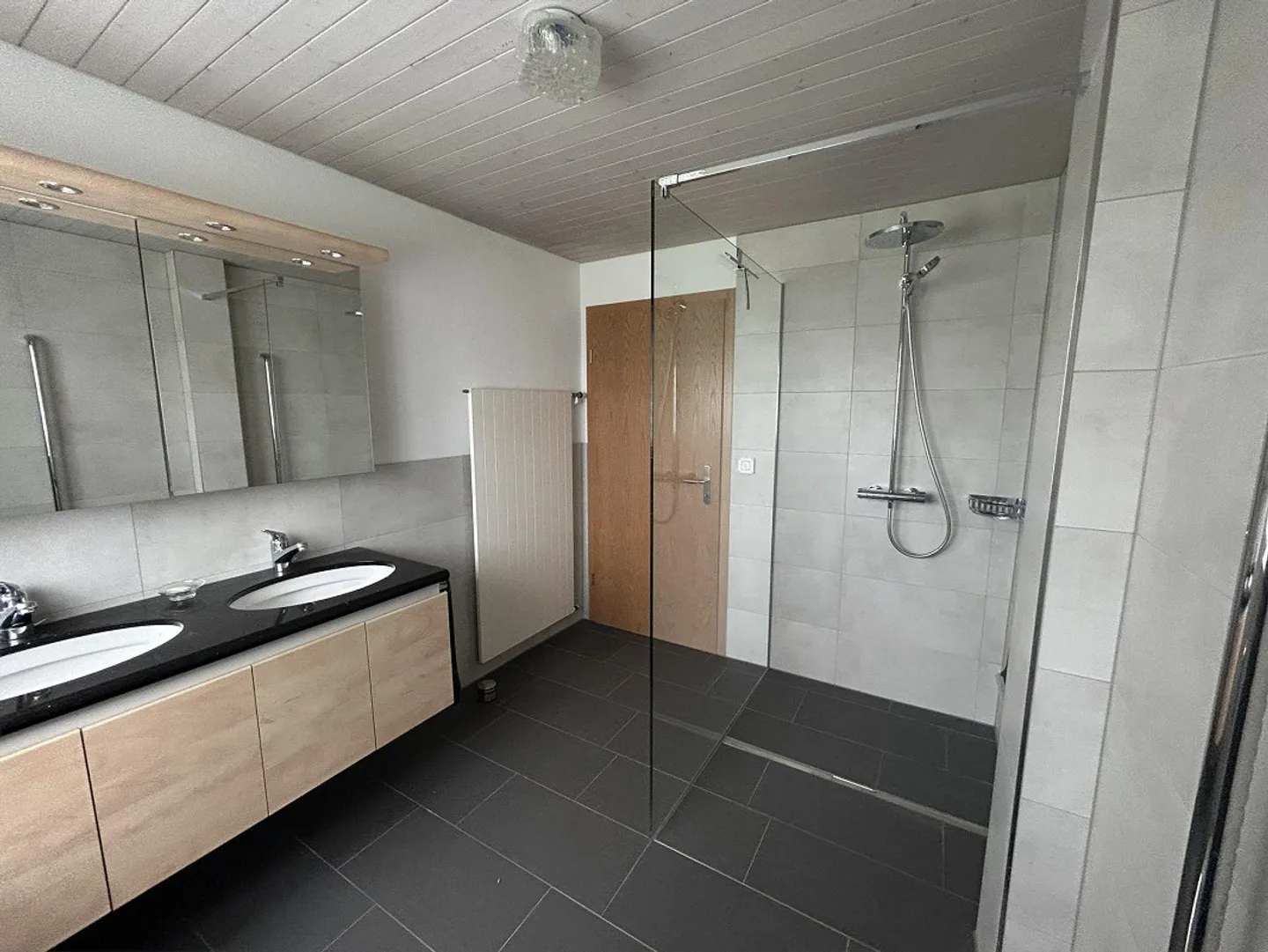 Maison spacieuse dans un bel emplacement - Photo 5 sur 18