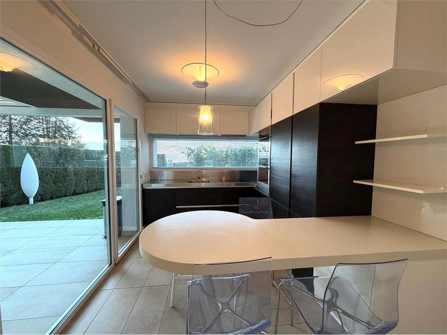 Elegant country house with private garden, recently built in Lugano - Photo 7 of 13